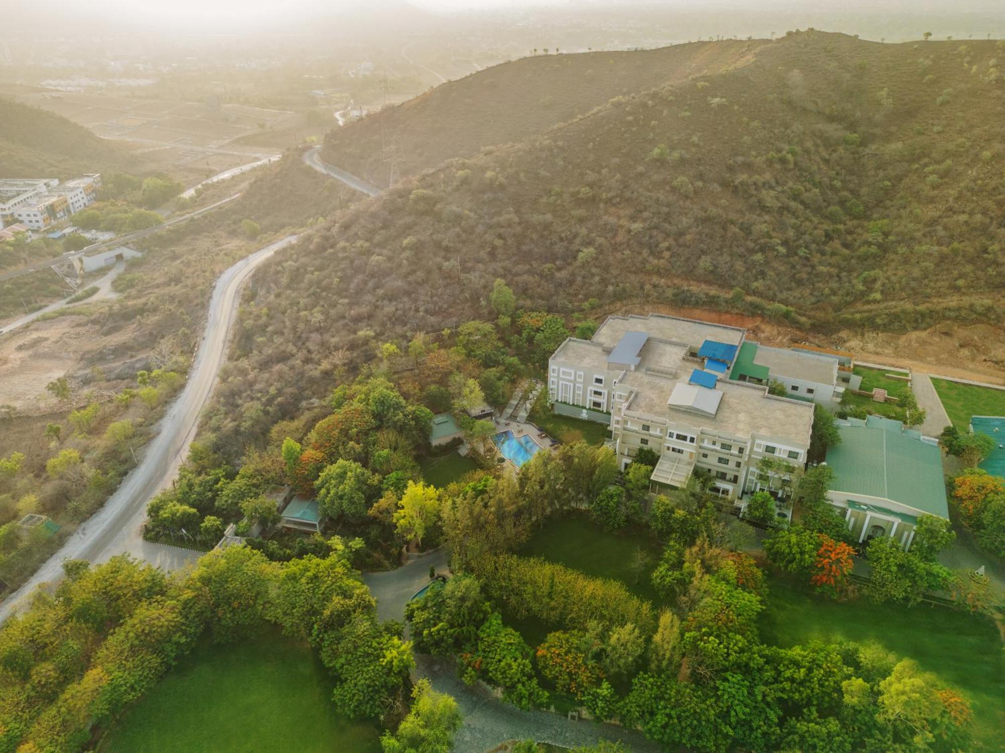 Essentia Luxury Resort & Spa 烏代浦 外观 照片