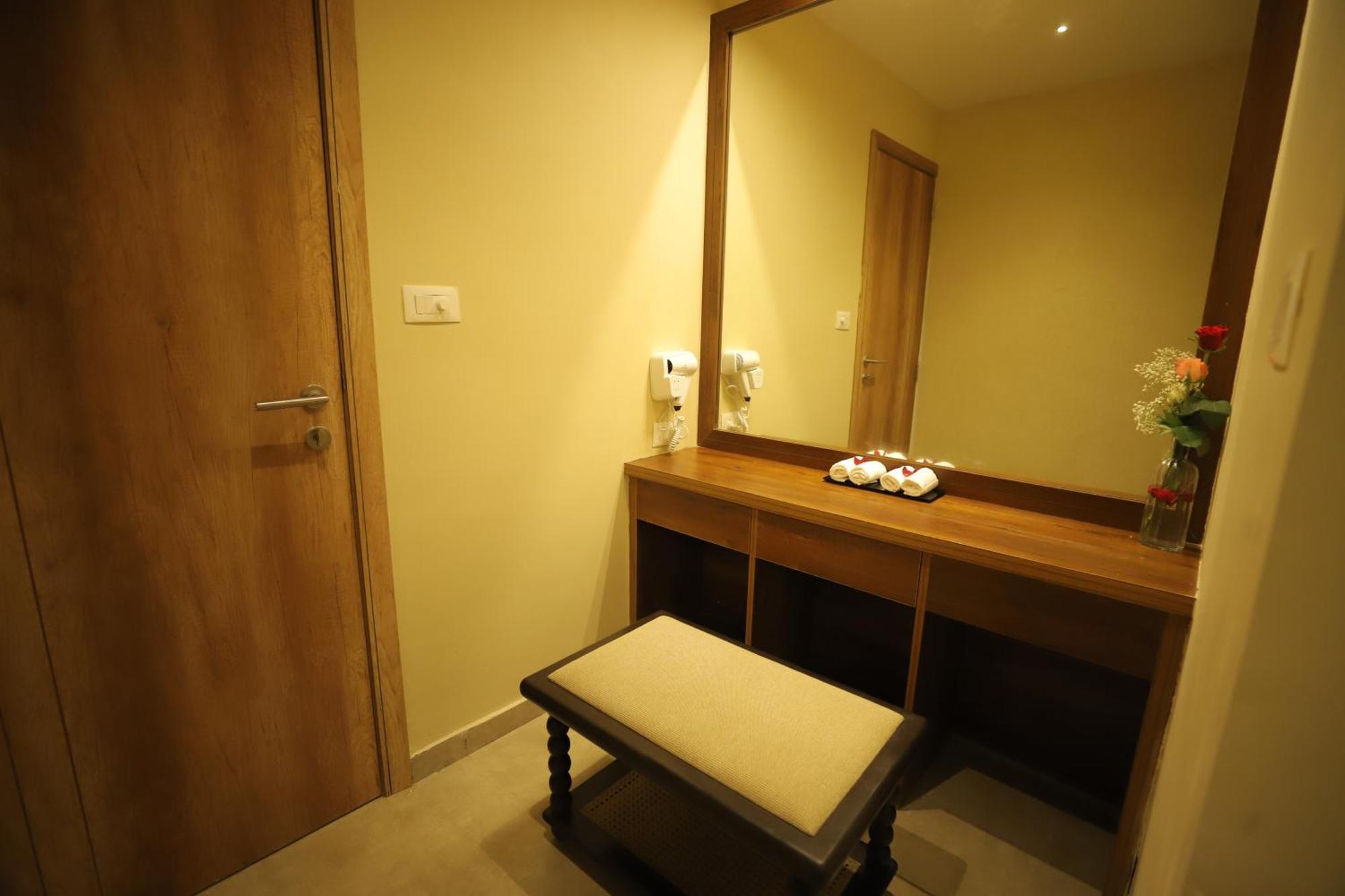 Essentia Luxury Resort & Spa 烏代浦 外观 照片